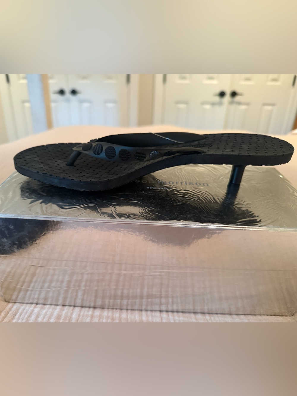 Sigerson Morrison Black Women's Kitten Heel Flip Flop Sandals